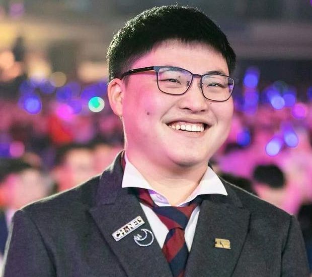 UziLOL名人堂皮肤_lol官网视频不能看_LOL名人堂Uzi入选