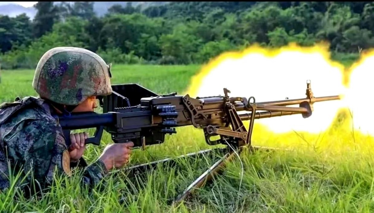 军火重武器图片_QJZ-171重机枪_巴基斯坦试射171机枪