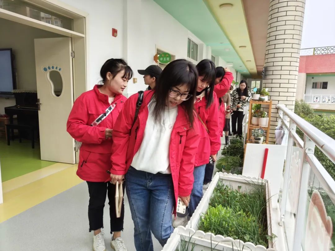 校园文化建设研讨_幼儿园早操编排技巧_小班幼儿手指游戏教研专题小结