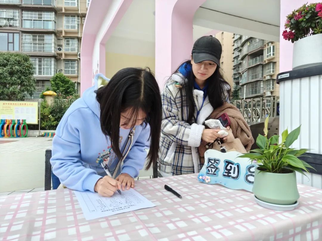 幼儿园早操编排技巧_校园文化建设研讨_小班幼儿手指游戏教研专题小结