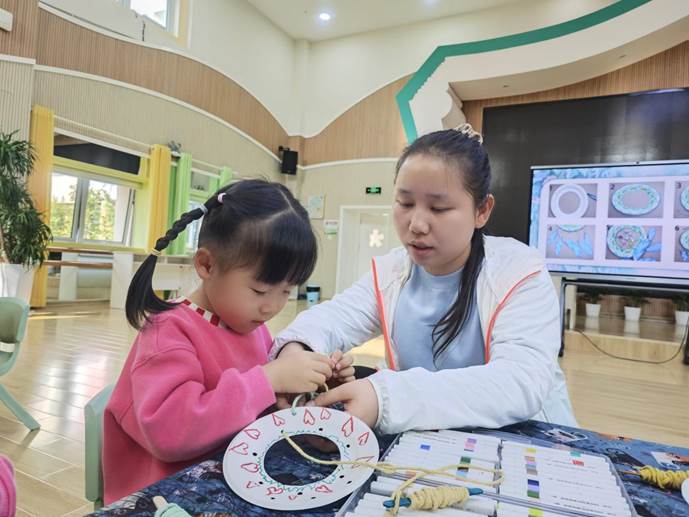 幼儿手工编织活动_小班幼儿手指游戏教研专题小结_基于美育浸润视角下幼儿手工编织活动