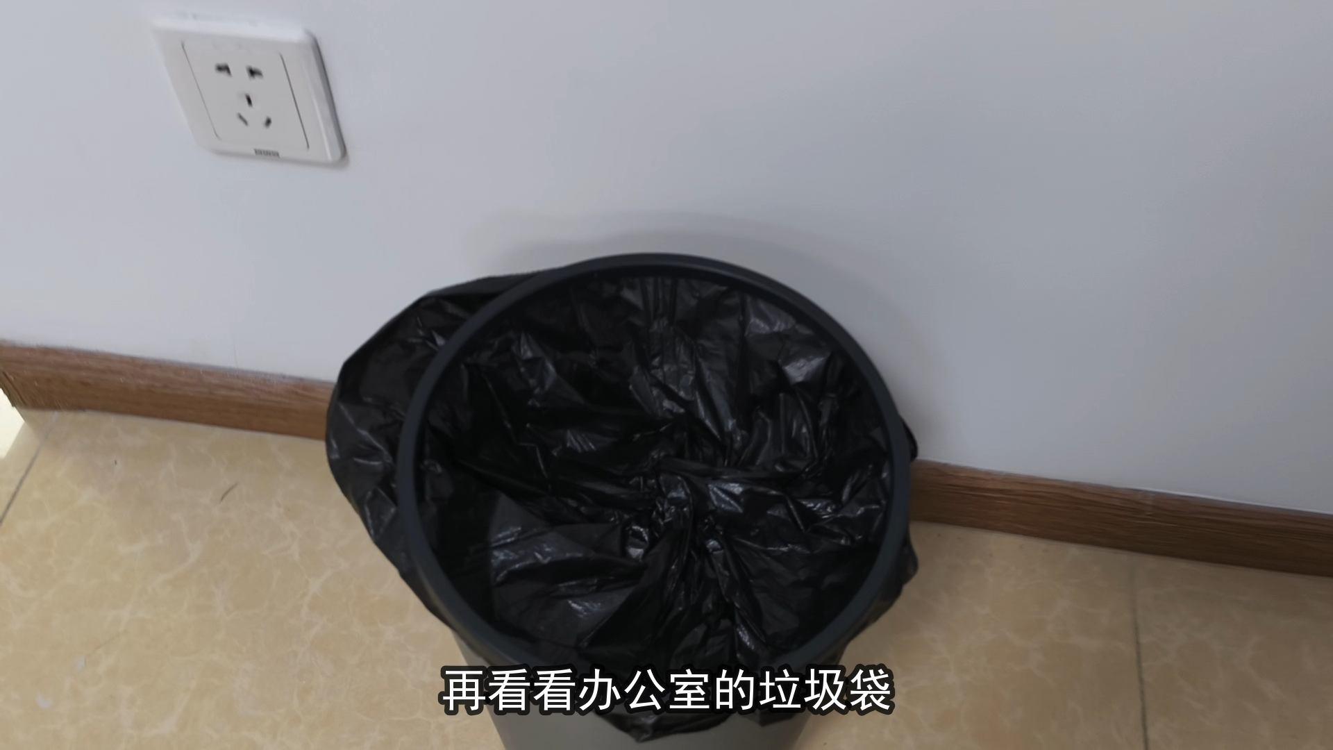 kiayun手机版登录.v1008.点进白给你1888.中国 一口气吹起超大垃圾袋，真的是伯努利原理吗？